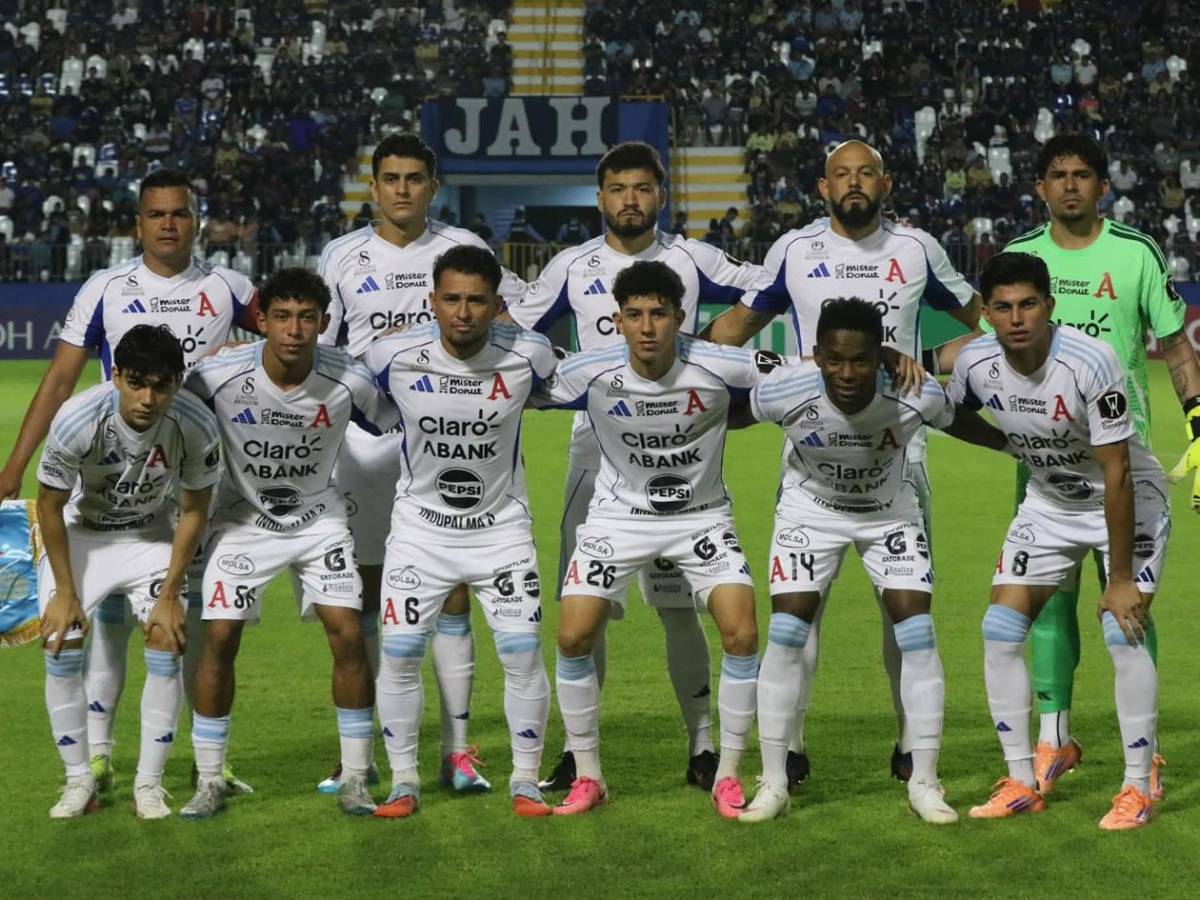 La fiesta de Motagua, el villano del Alianza, enfado con el árbitro y rubia roba miradas