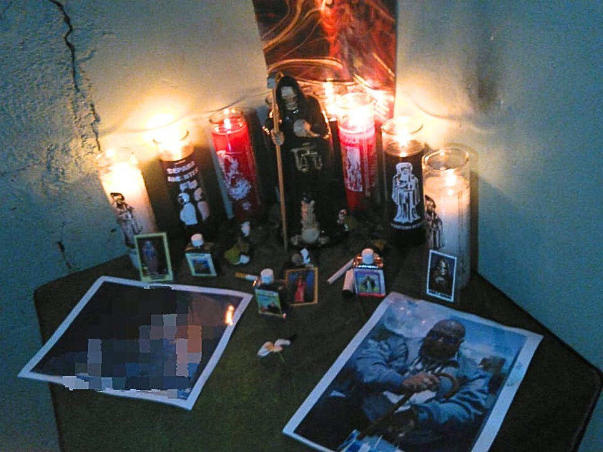 Altar satánico decomisado a la Pandilla 18 en Choloma