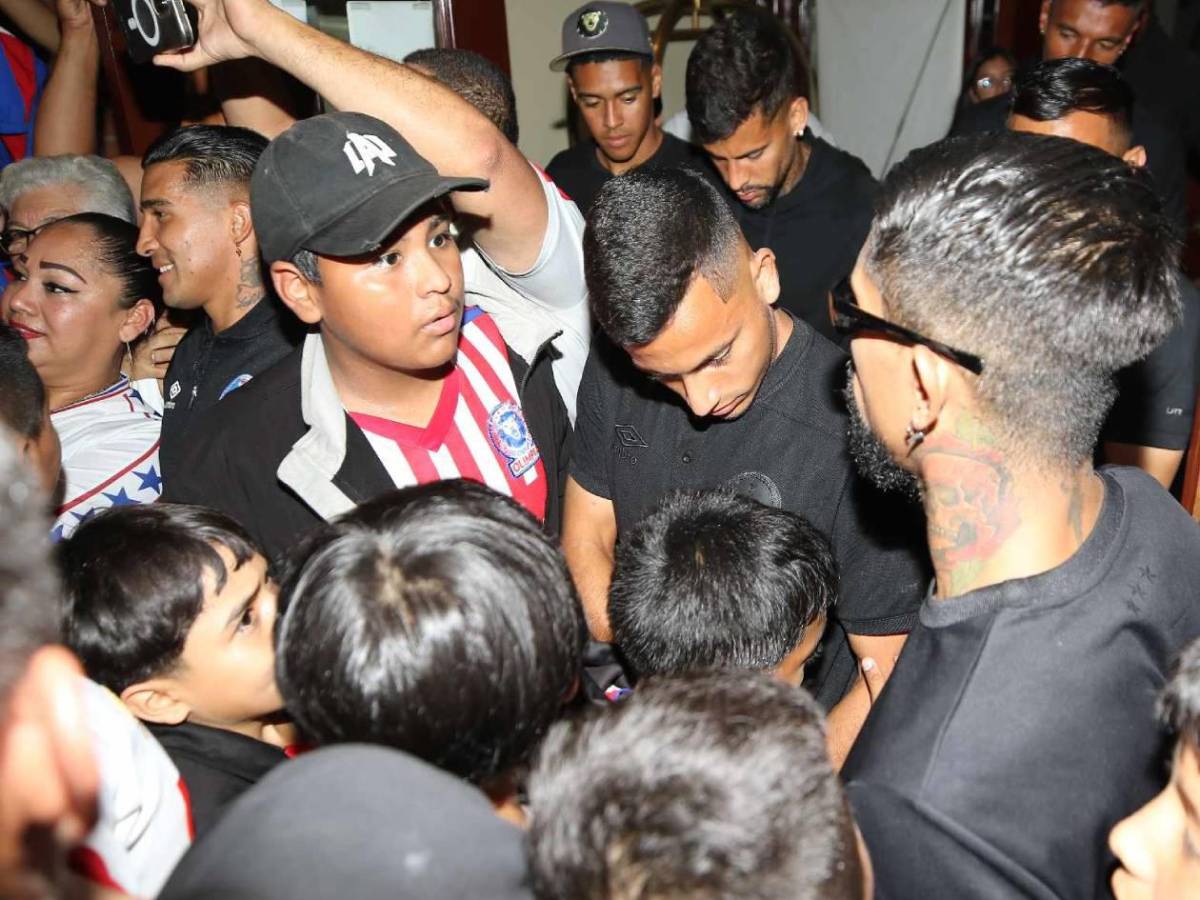 Banderazo al Olimpia: Sorpresa con auto y gesto de Edwin Rodríguez