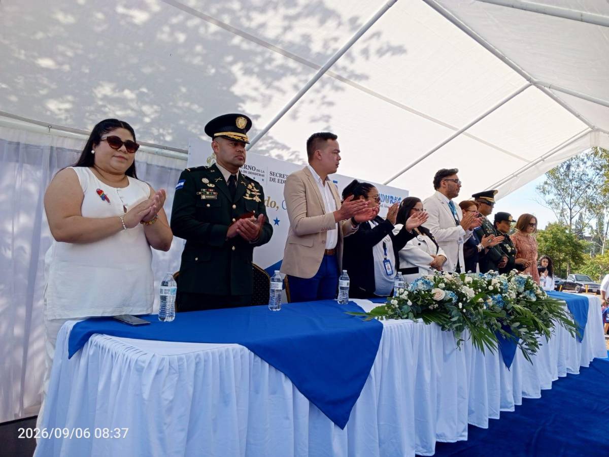Así se viven los desfiles de prebásica por los 205 años de independencia en Tegucigalpa