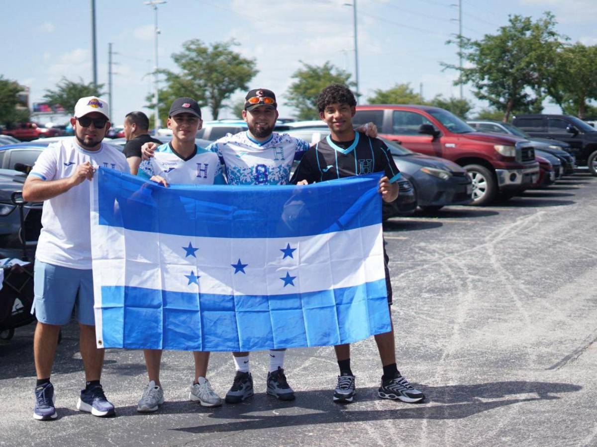 Honduras - El Salvador: Bellas chicas y curiosa petición a Palma
