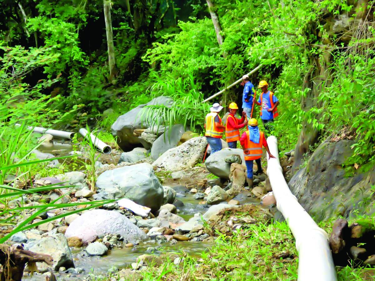 Reconstruyen sistema de agua en Comayagua