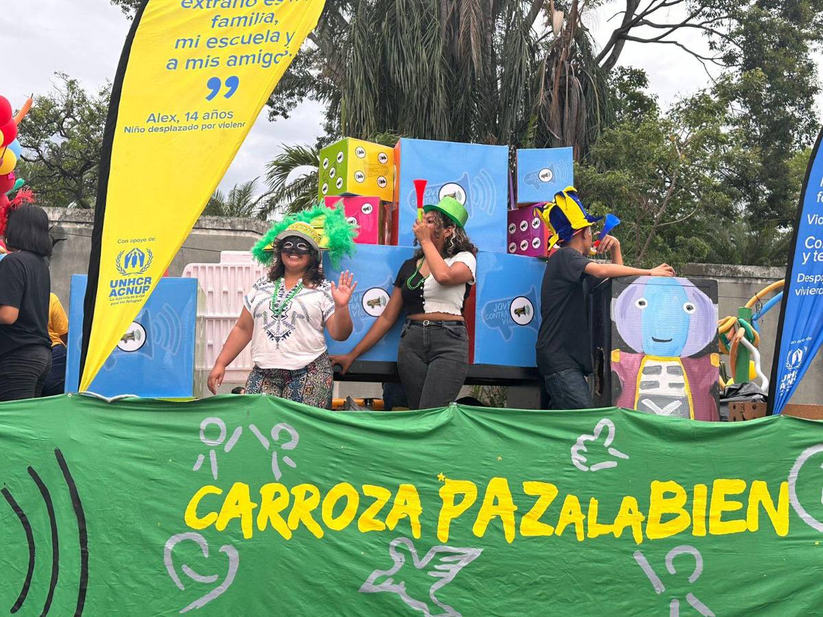 Feria Juniana: sampedranos disfrutan del desfile carrozas