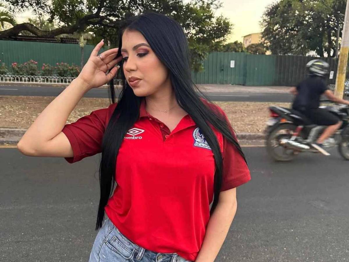 Hizo una confesión: Dayanara, la sensual aficionada del Olimpia que cautiva en las redes