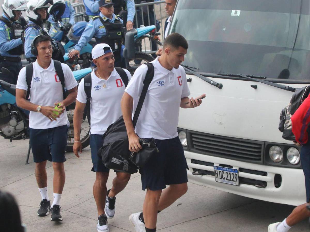 ¡Ambientazo! Fiesta de la Ultra Fiel y las chicas sensación en el Chelato Uclés