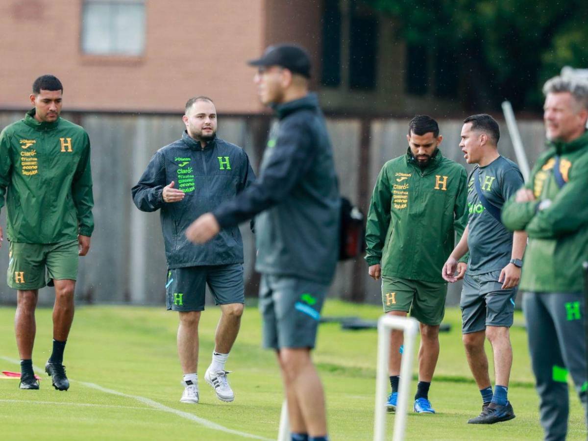 Invitado de lujo y alarma con Jorge Álvarez: así entrenó la Selección de Honduras