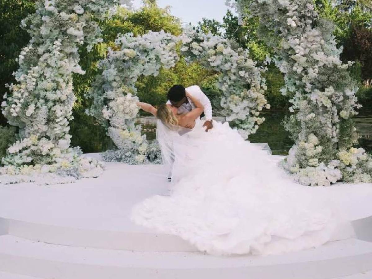 Endrick se volvió a casar: el insólito contrato que firmó con su bella pareja