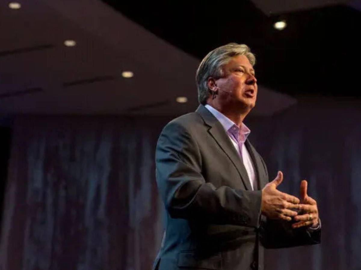 Él es Robert Morris: Pastor y consejero espiritual de Trump, condenado por abuso sexual