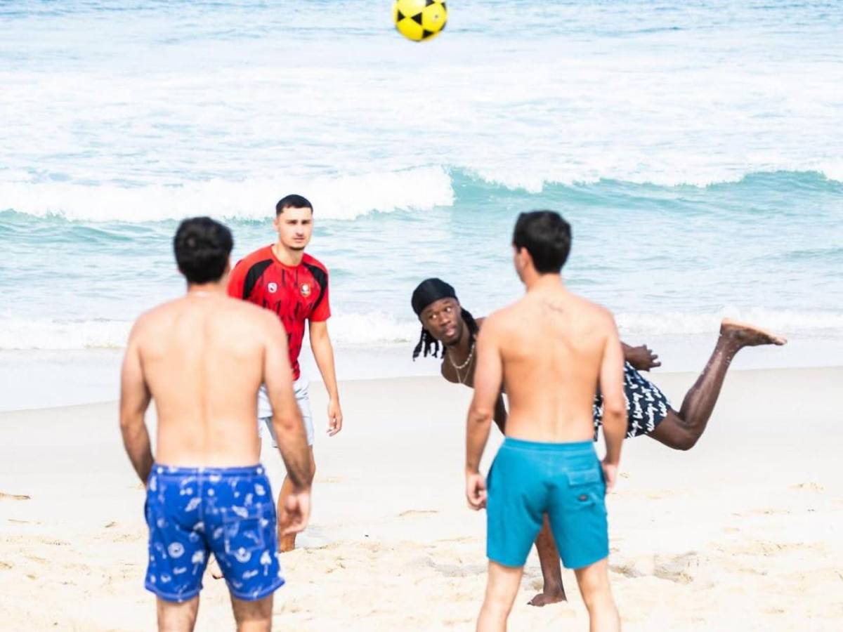 Vacaciones de lujo: Vinícius con su ídolo y Endrick celebrando su luna de miel