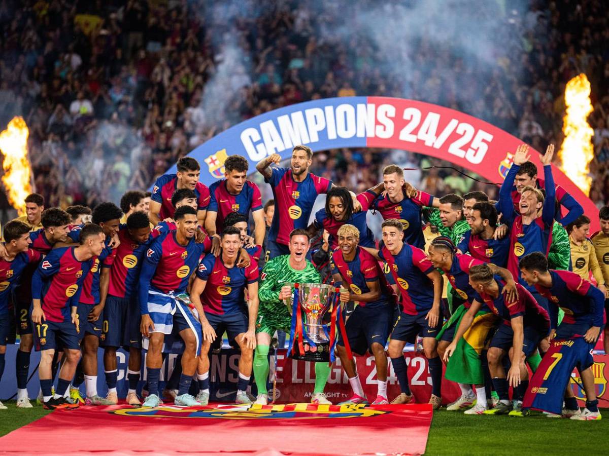 Barcelona festeja los títulos ante su afición, show de Lamine y Gavi presume a su novia