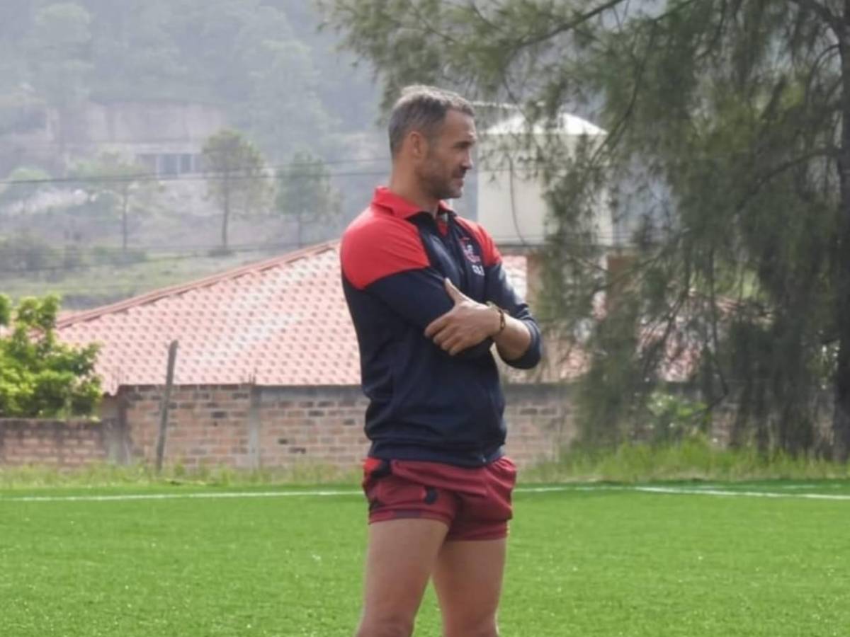 Revelan causa y estado del técnico del Independiente que se desplomó en pleno partido