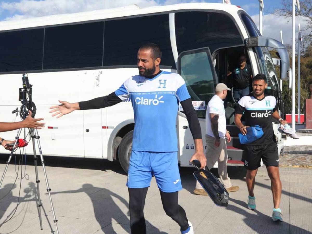 Selección de Honduras con visita sorpresa y caras nuevas en su primer entrenamiento