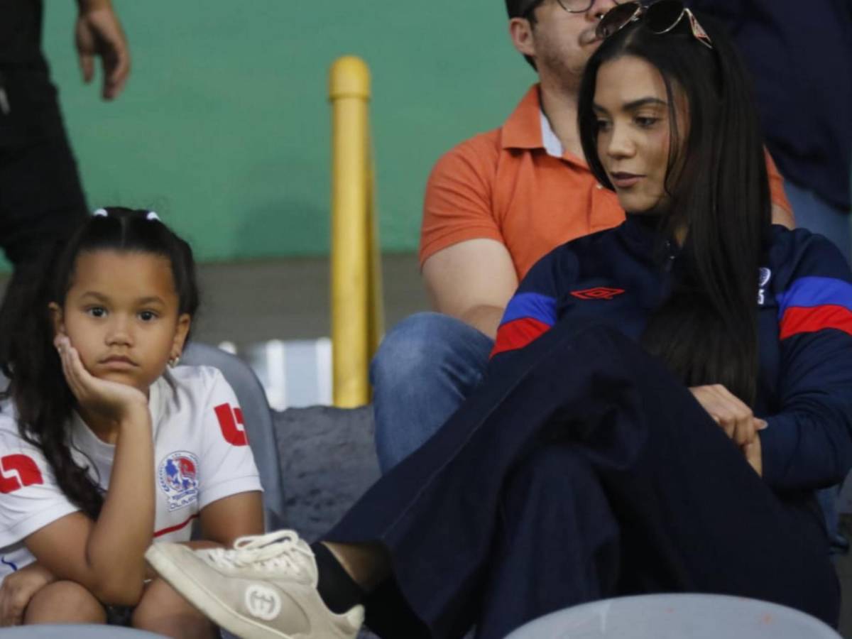 Marathón - Olimpia: Fernanda enamora, la chica de lentes, novia de periodista y petición