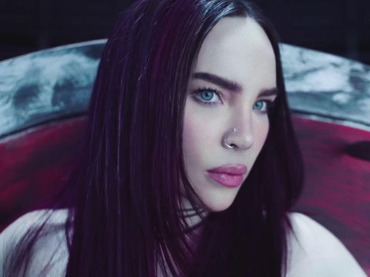 Señalan a Belinda de hacer apología demoniaca en video musical