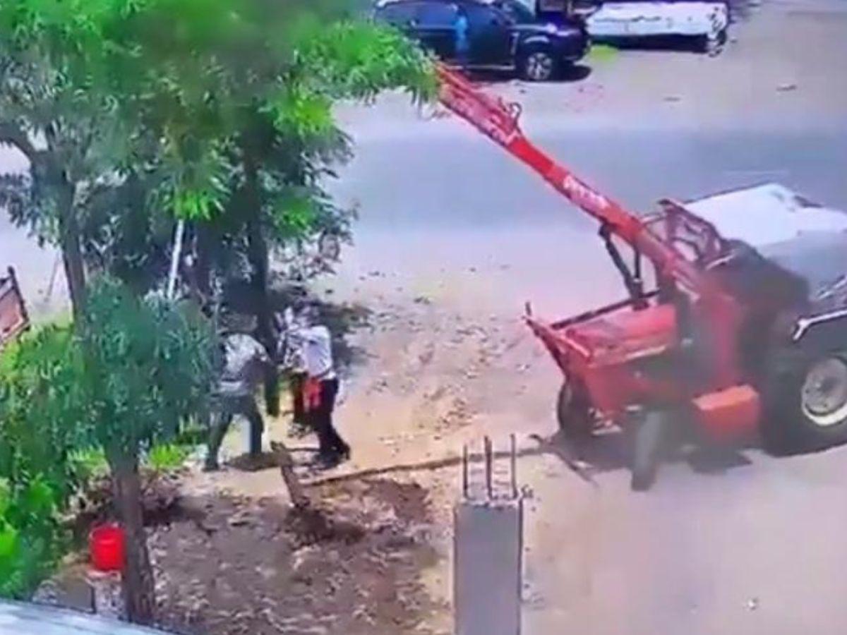 Hombre muere electrocutado mientras cambiaba un poste de energía eléctrica