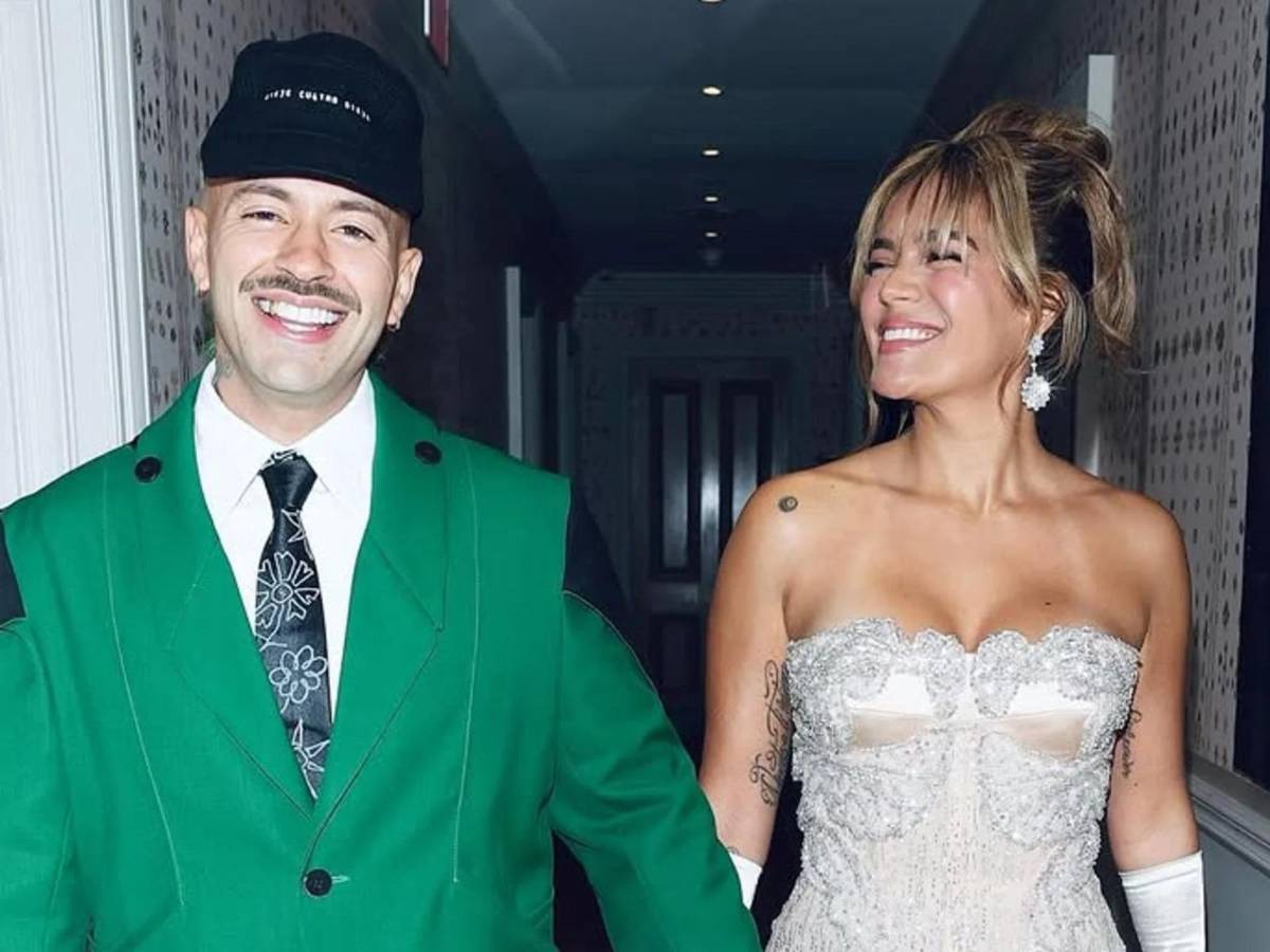 Karol G lanza indirecta muy directa a Ferxxo: El verano rosa ahora es un invierno