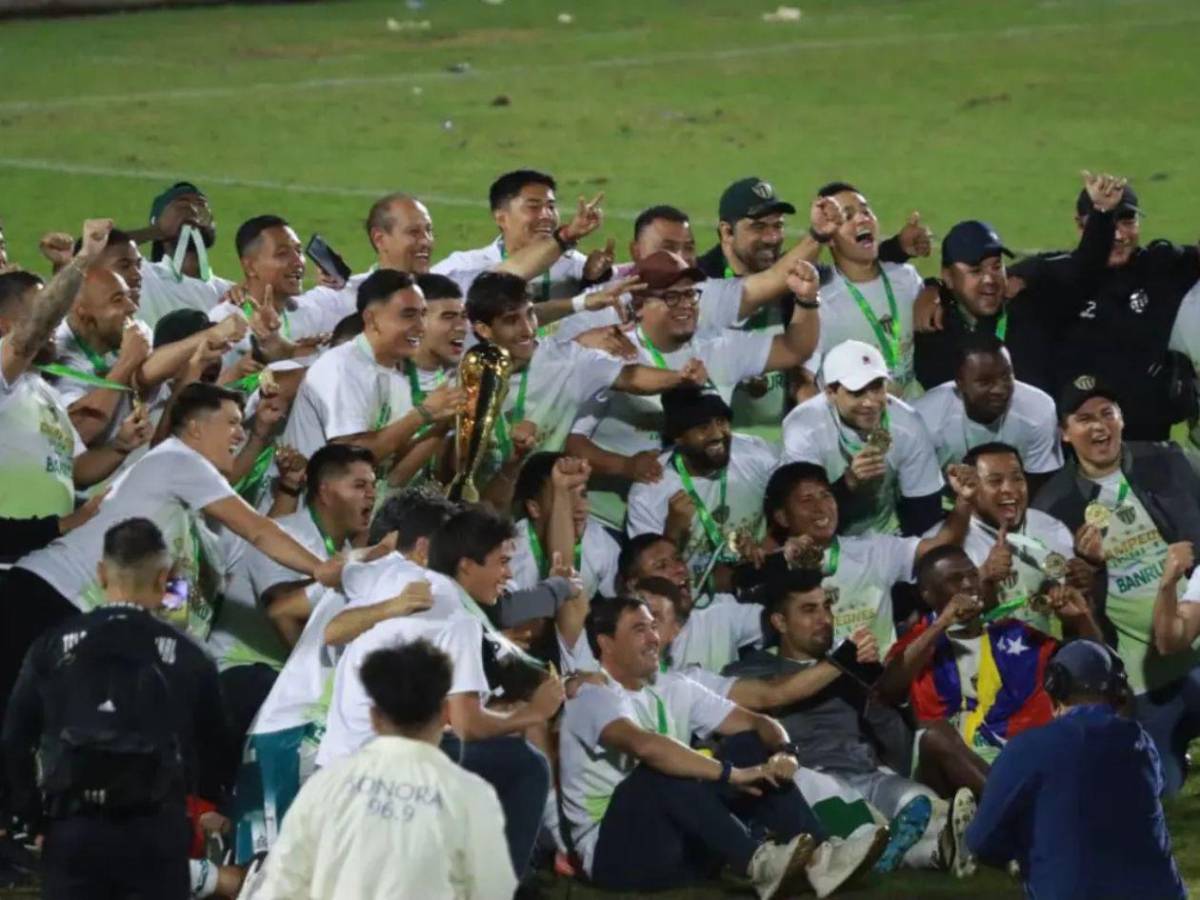 Final del fútbol guatemalteco termina en trifulca: dos hondureños involucrados