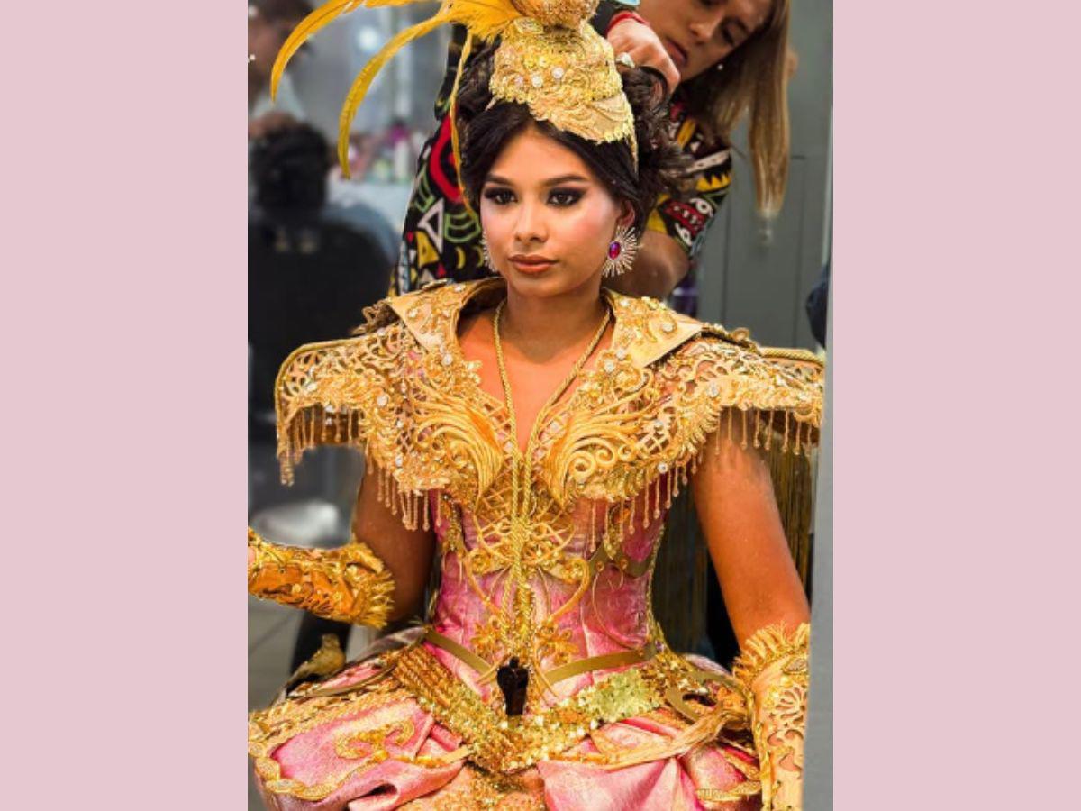 Palillonas de Danlí deslumbran con espectaculares trajes de Independencia