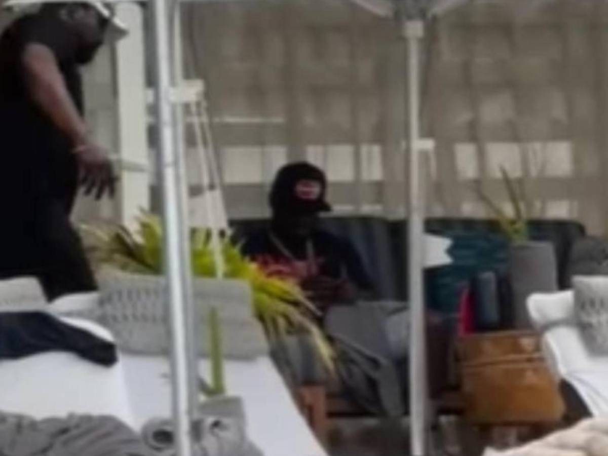 Floyd Mayweather se rinde ante belleza de Honduras y responde a denuncia