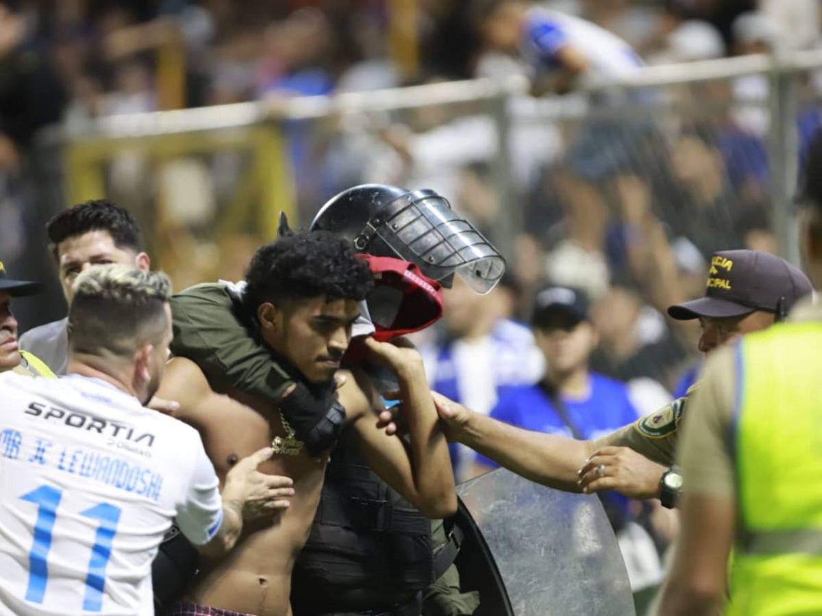 La increíble razón por que El Salvador quiso abandonar partido ante Honduras