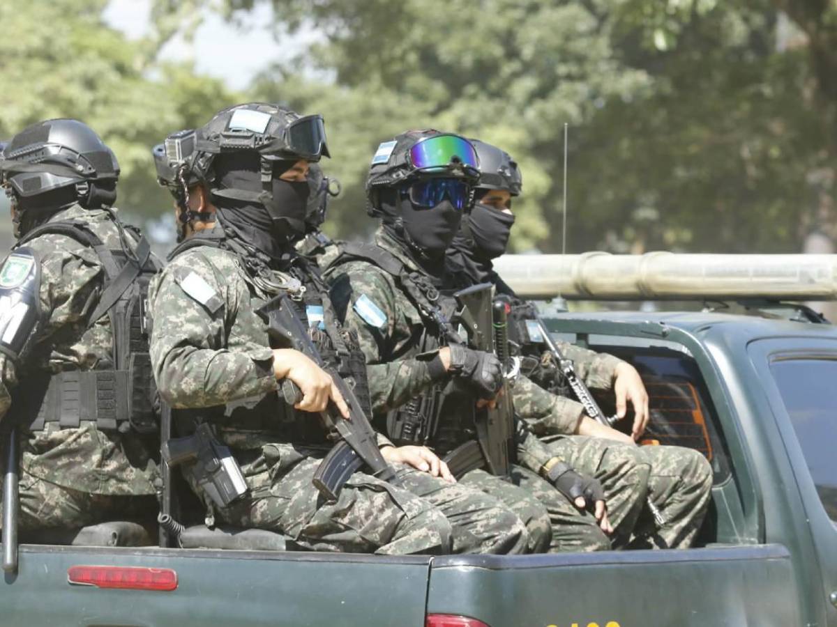 Marathón - Olimpia: Danna enamora, militares se adueñan y lindo homenaje