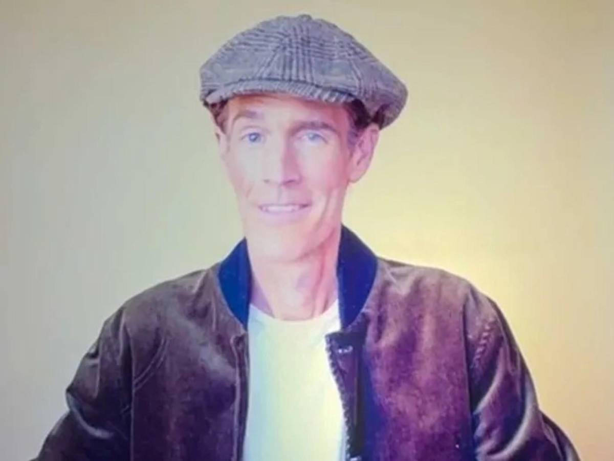 Zoe Saldaña dona $2,500 mensuales a la familia de James Van Der Beek