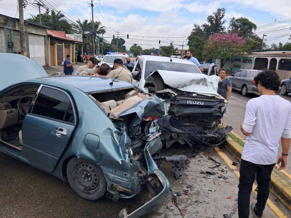 Aparatoso accidente deja cuatro heridos en SPS