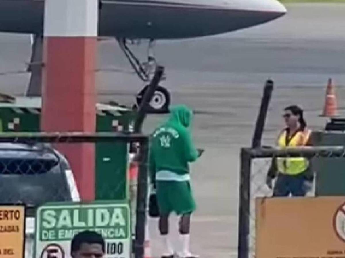 Floyd Mayweather se rinde ante belleza de Honduras y responde a denuncia