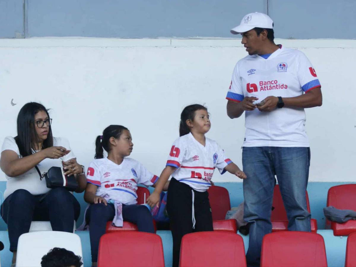 Fotos: gran ambiente, chicas e infiltrados en el Olimpia vs Platense