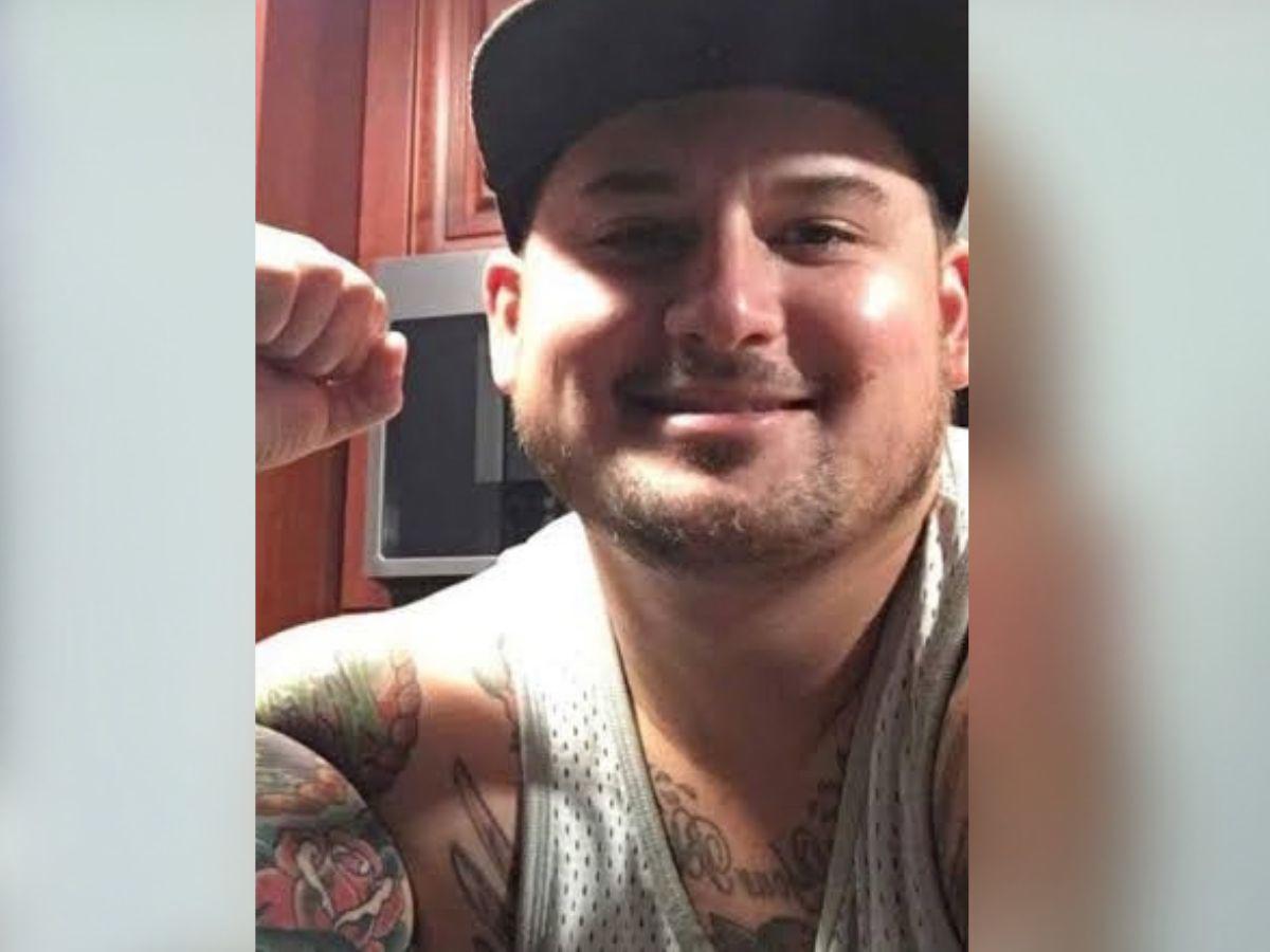 Edward murió tras recibir 40 puñaladas de su propio hijo