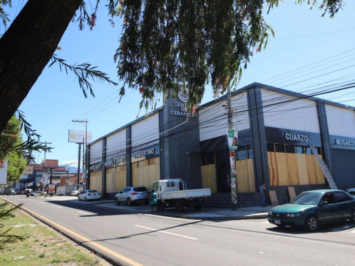 Así refuerzan seguridad en negocios de la capital previo a elecciones