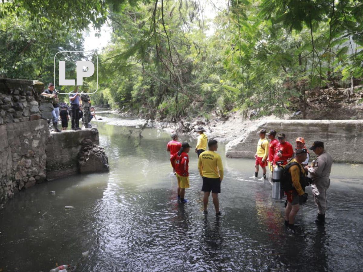 Autoridades no descartan que cocodrilos hayan encuevado el cuerpo del pequeño Elvis Eliú