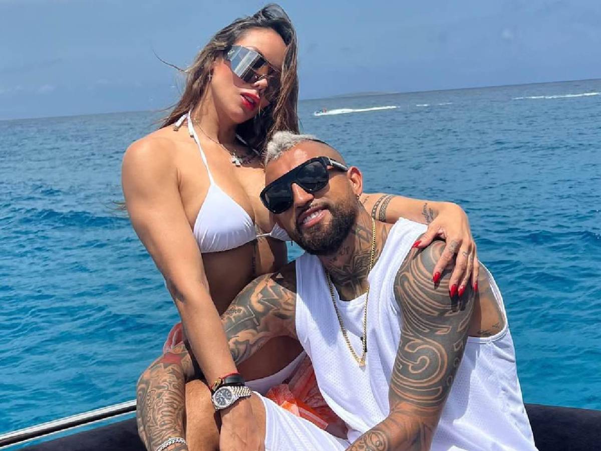 Bella novia de Arturo Vidal se convirtió en abuela y sorprende en redes