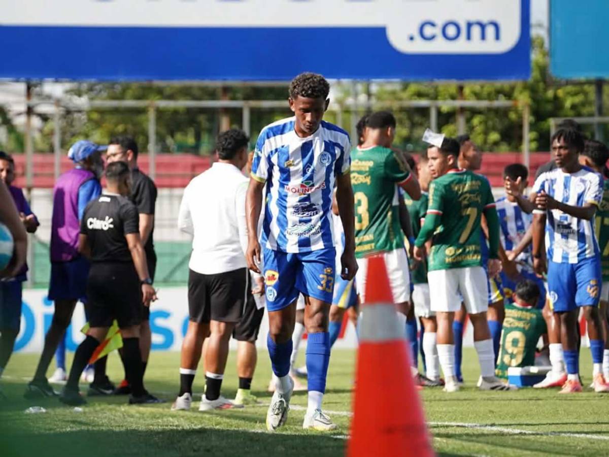 'Tota' Medina pierde la cabeza, festejo a lo Cristiano, mensaje al DT de Honduras en el Clásico y lindas chicas