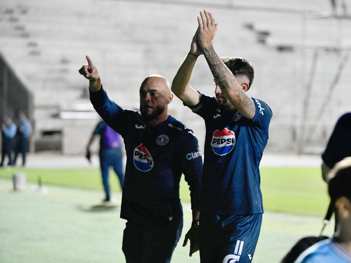 Agustín Auzmendi agradeció el apoyo de los aficionados del Motagua.