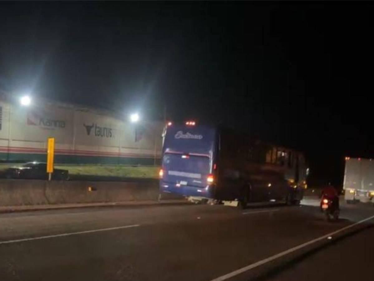 Trágico: bus embiste a dos jóvenes en moto en Santa Cruz de Yojoa