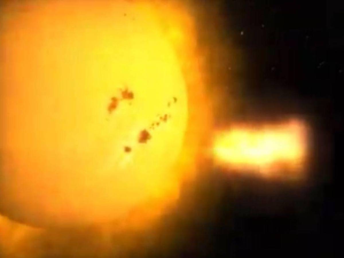 Alerta mundial: El Sol lanza llamaradas a la Tierra y desata severa tormenta solar