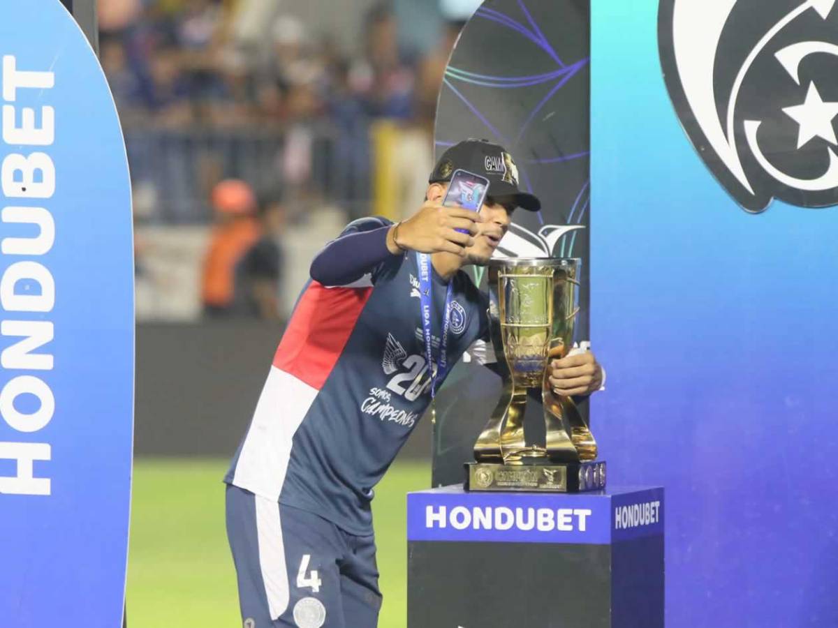 Motagua campeón: festeja la Copa 20, baile del Búho Meléndez y emoción de Pedro Atala
