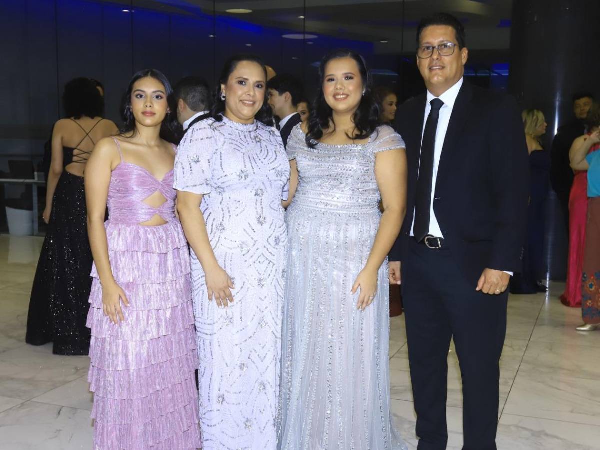 Seniors 2025 de la Seran School celebran en su fiesta de graduación