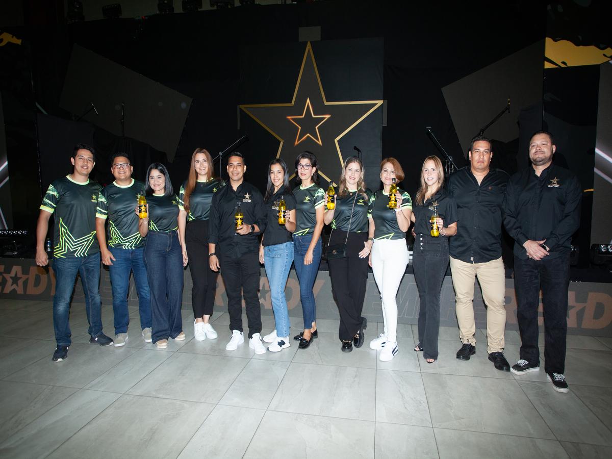 Ejecutivos de EMSULA asisteron al lanzamiento oficiacial de Rockstar.