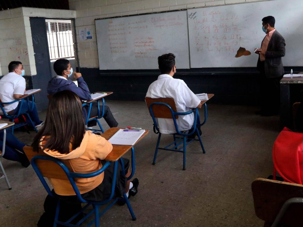El sistema educativo será “refundado” al estilo cubano