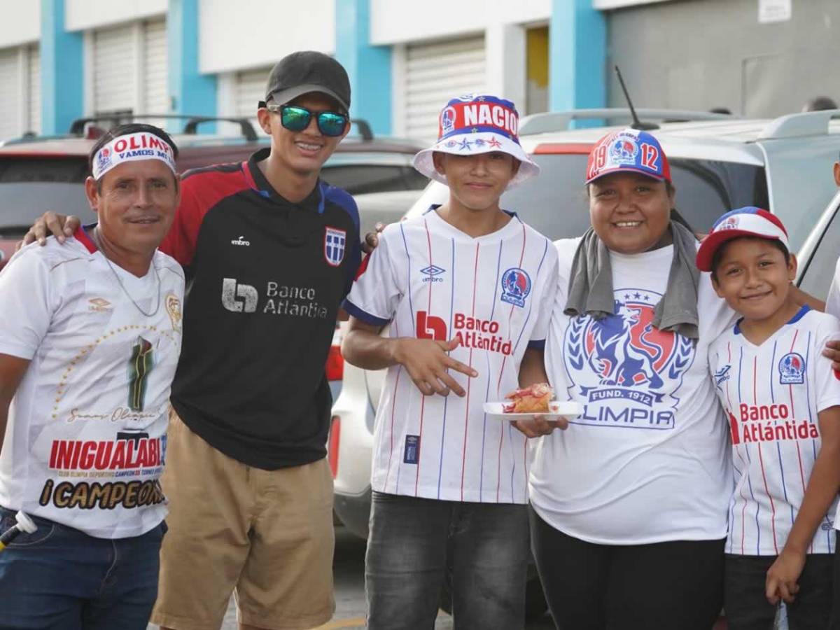 Bellas chicas, sexy rubia y Beckeles se roba el show en el Victoria vs Olimpia
