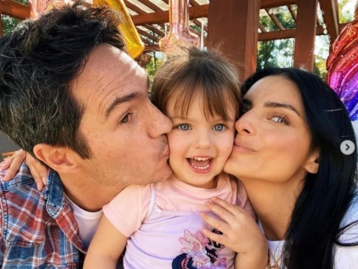 Aislinn Derbez y Mauricio Ochmann vuelven a actuar juntos tras su divorcio
