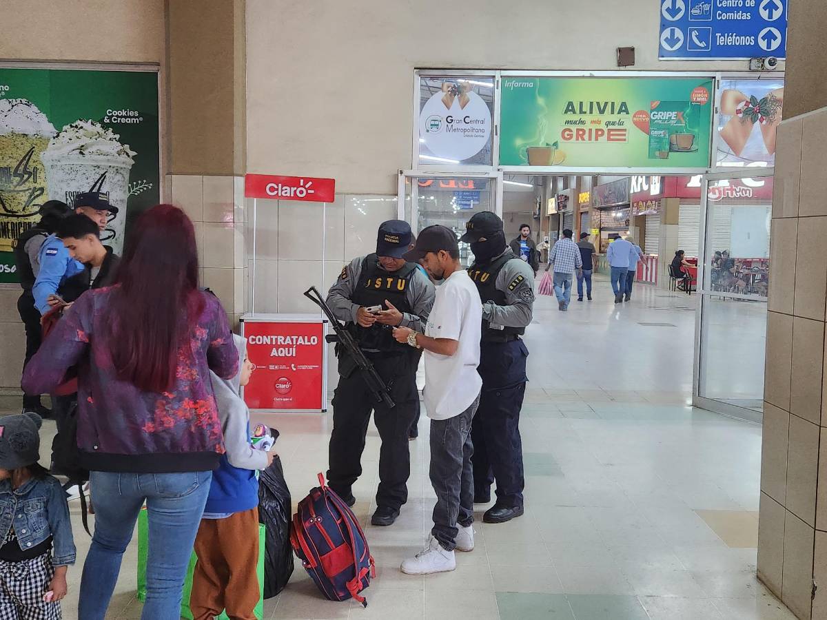 Acciones preventivas de las autoridades en la Gran Central Metropolitana de Buses de SPS.