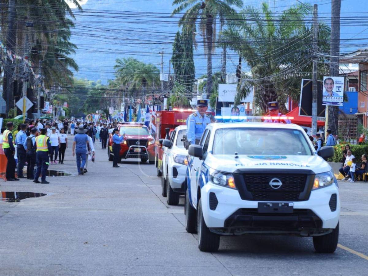 ¿Wall-E en La Ceiba? Las imágenes más destacadas de los desfiles ceibeños