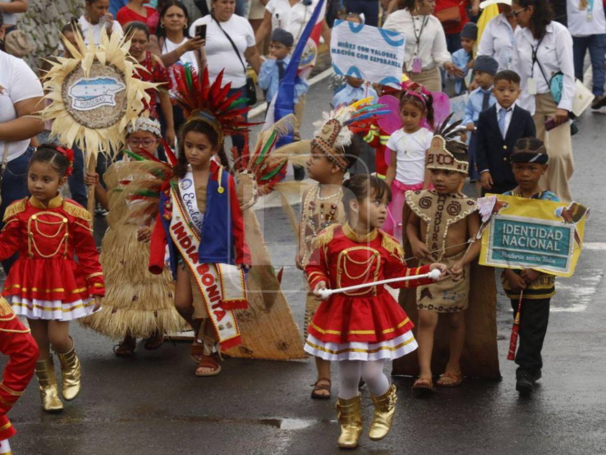 Belleza sampedrana: Kristen Alfaro, la bella palillona del Instituto Luis Bográn