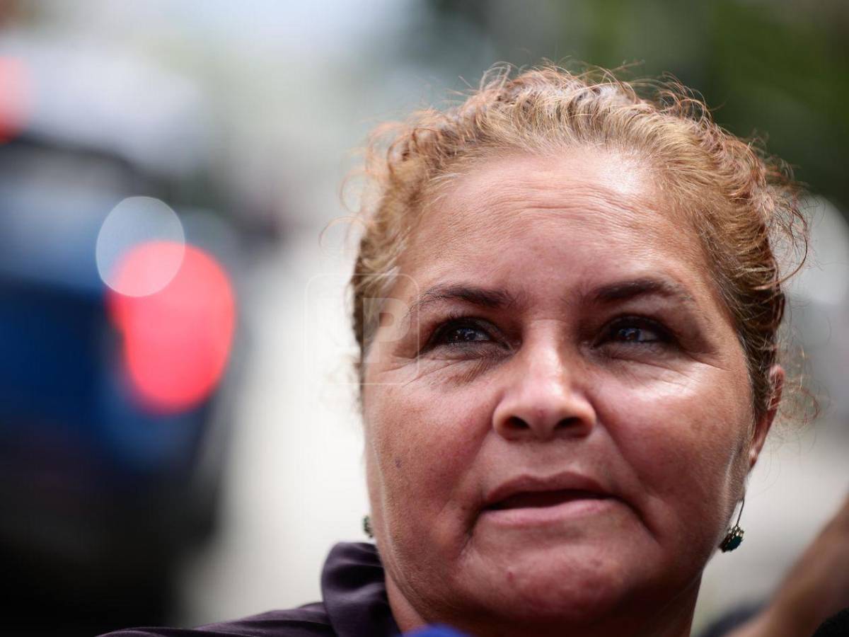 Fotos: el drama en la morgue al retirar cuerpos de víctimas de accidente en Roatán