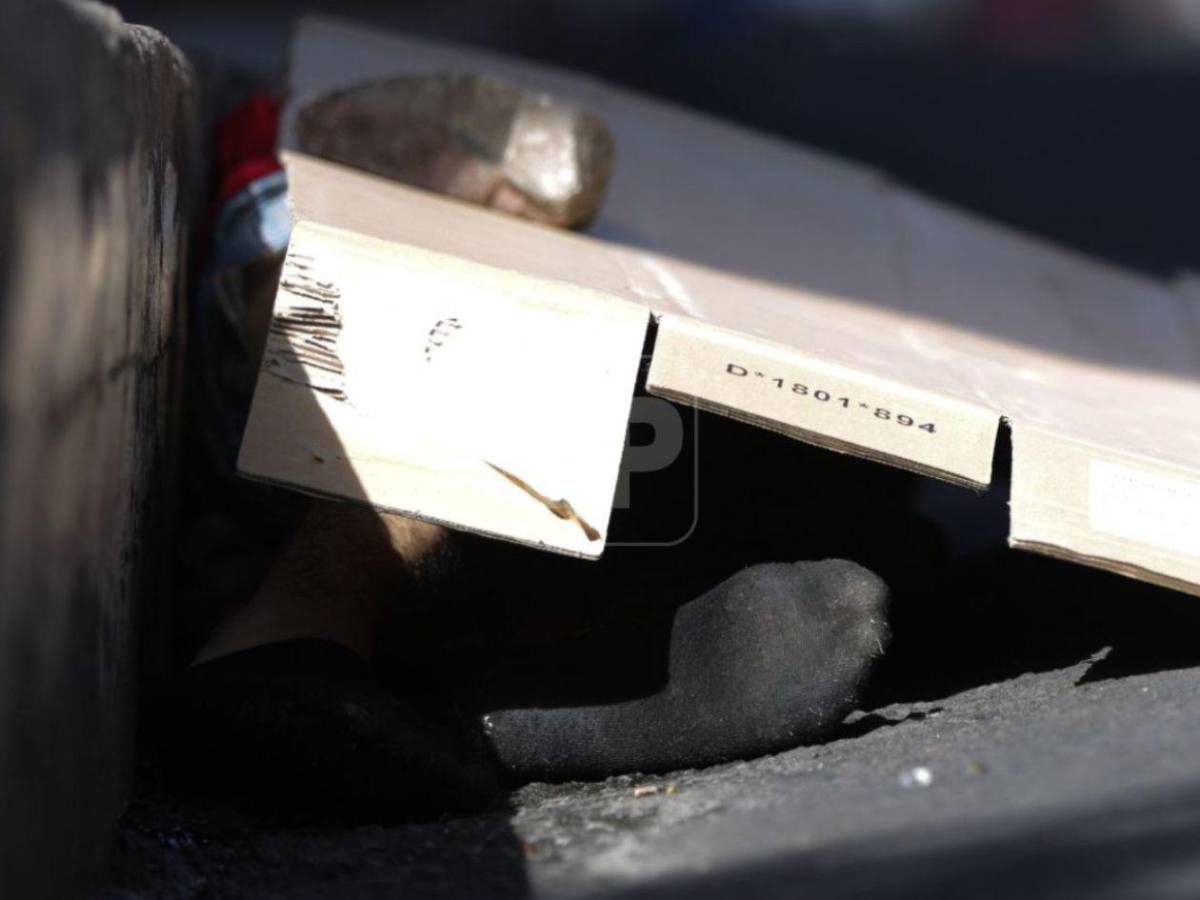 ¡De la alegría al horror! Joven que departía con amigos es asesinado a pedradas en asalto