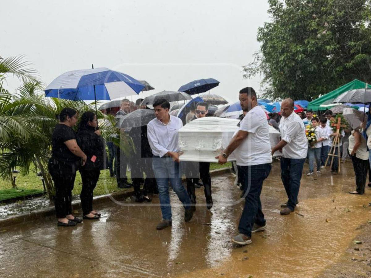 Se lo dejamos todo a Dios: Dan último adiós a Valeria Alvarado en El Progreso, Yoro
