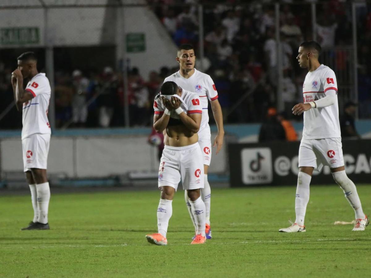 Olimpia llora la dolorosa eliminación, villanos en penales y Alajuelense festeja en el Nacional